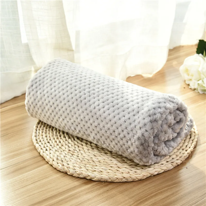 Cozy Fleece Pet Blanket - Ultra-Soft Plush Throw