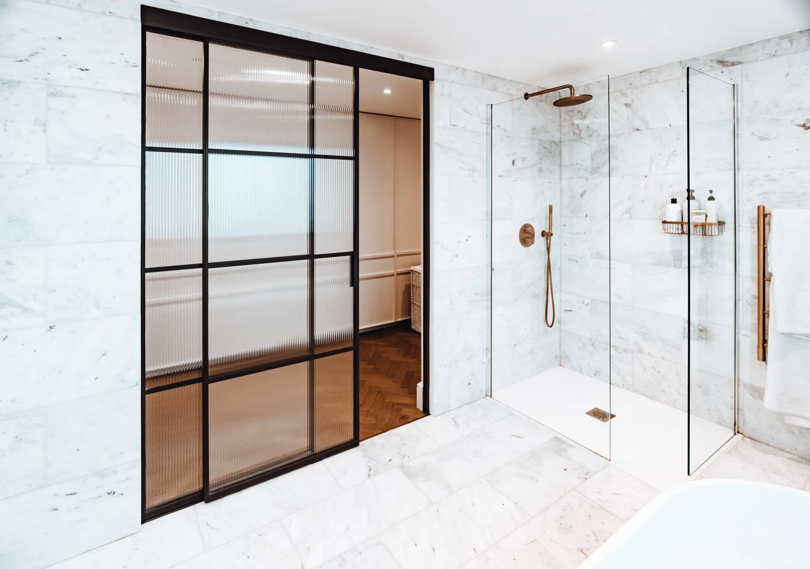 Home Interior Doors Minimalist Narrow Aluminum Frame Sliding Door Powder Coating Tempered Glass Door for Decoration Custom