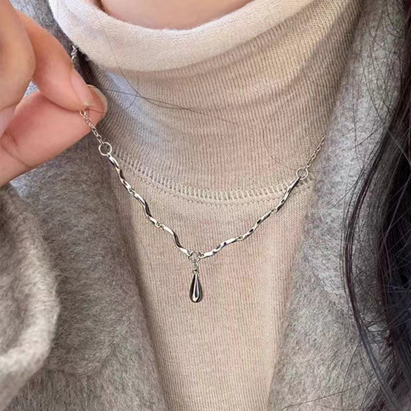 Irregular Vintage Glossy Silver Color Waterdrop Pendant Necklaces Women Minimalist Metal Charm Chain Necklace Fashion Jewelry
