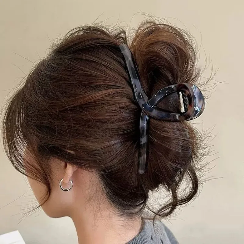 Leopard Print Hair Clip Image 2