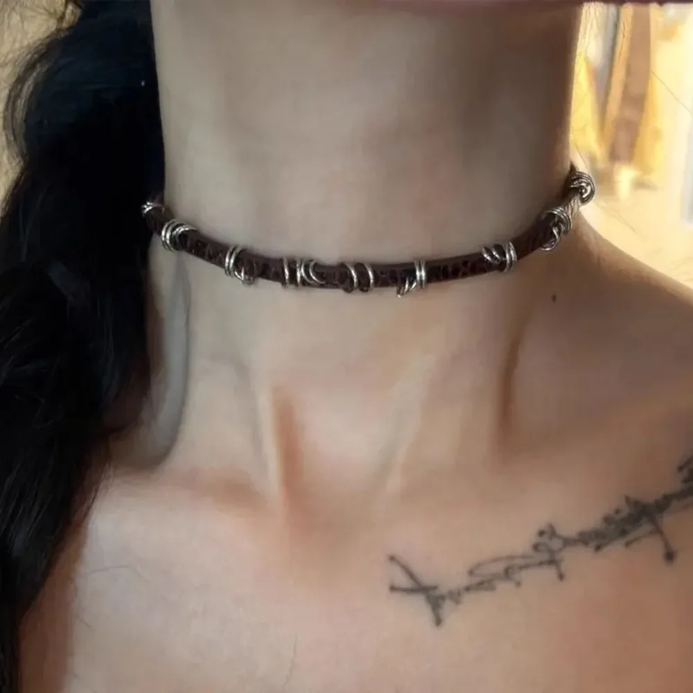 Brown Vintage Y2K Irregular Metal Circle Fine Leather Necklace Choker Gothic Sweet Cool Retro Leather Collar Choker Jewelry
