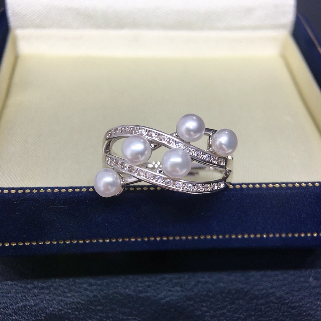ZHBORUINI Verstellbarer Süßwasserperlen-Ring, 4–4,5 mm, breiter Baby-Perlenring mit Zirkon, gewelltes Design, elegante, ausgehöhlte Mode – Detail 2