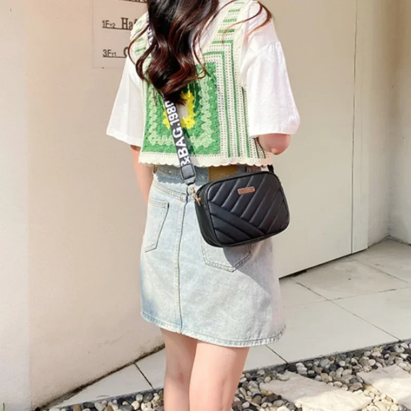 Fashion Travel Camera Bag Women's Cross PU Leather Shoulder Bag Roller Strip Camera Bag New Storage Bag Shoulder Phone Bag