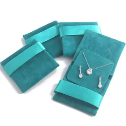Elegant Mist Blue Velvet Jewelry Box - Luxury Travel Accessory Organizer for Earrings and Necklaces (Green)