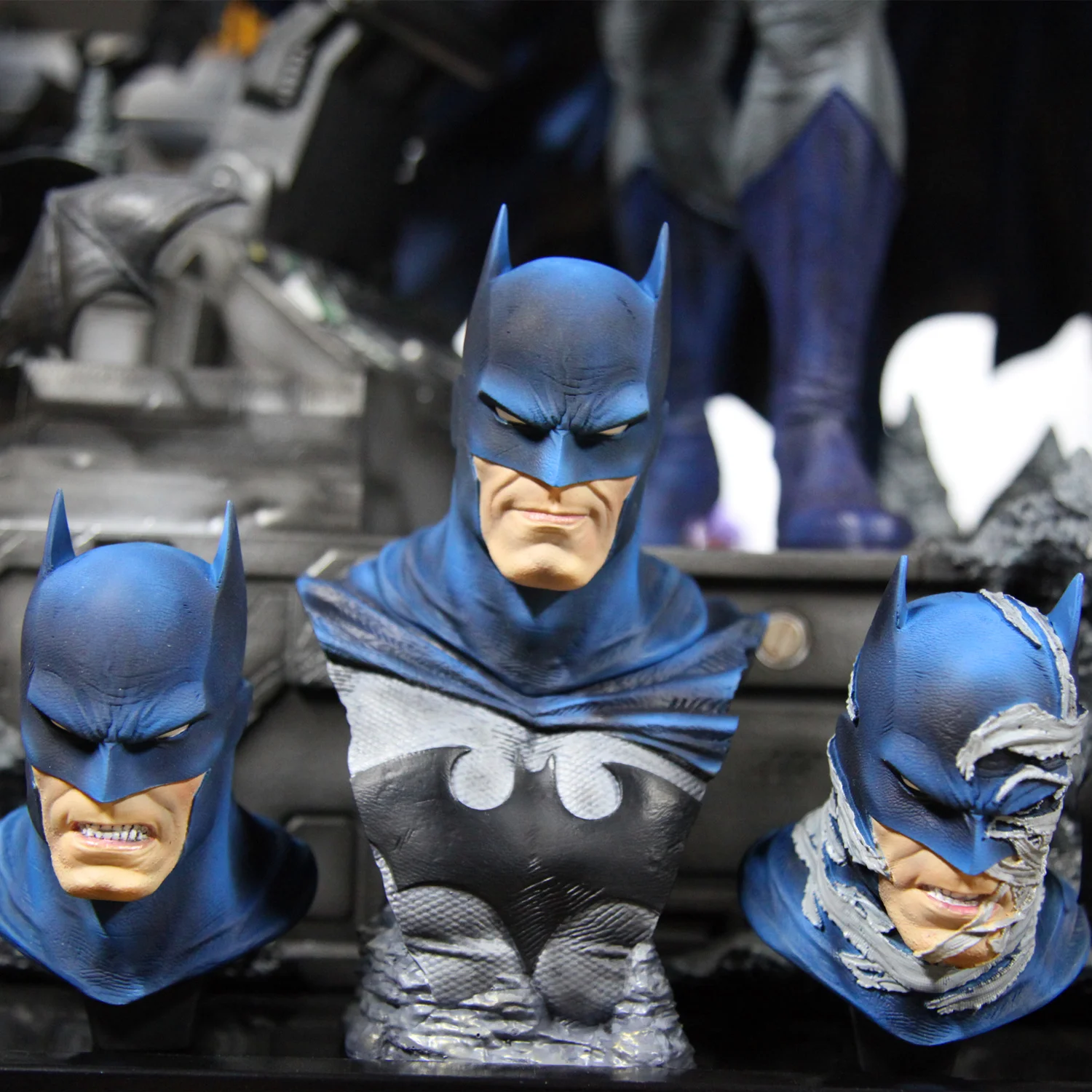 

Bat Justice Superheroes Hush Leagu Gk Resin Statue Action Figurine Decoration Collectible Model Toys Figures Gift 20CM