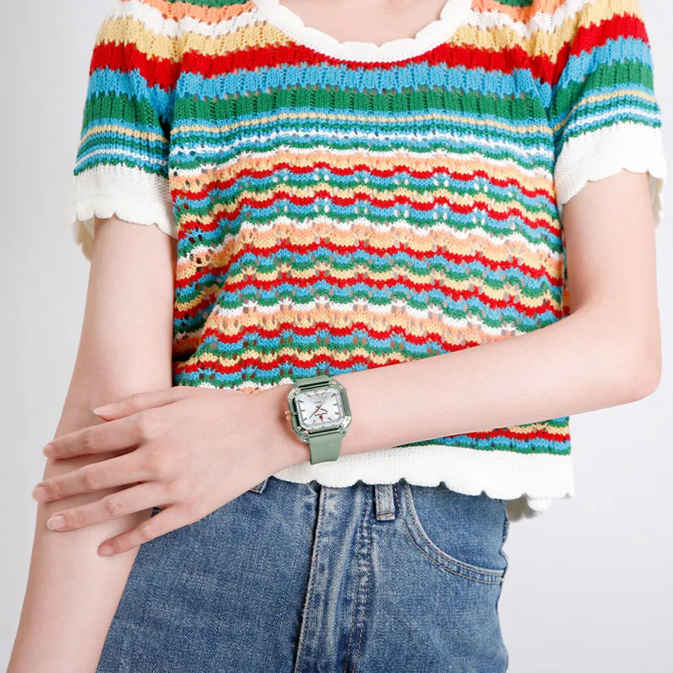 ساعة كوارتز مربعة للنساء من Naviforce ، سوار سيليك...