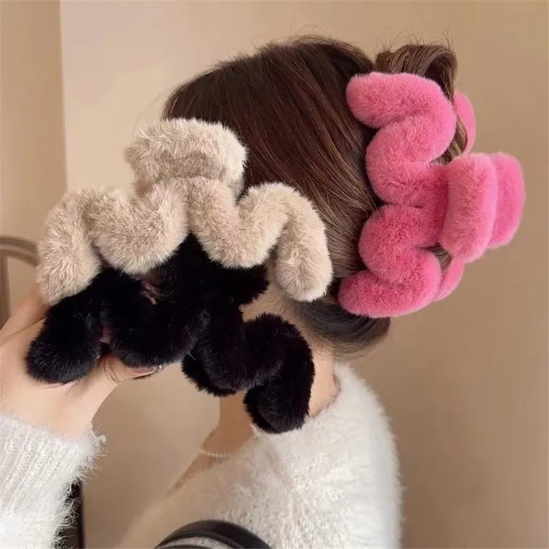 14cm Large Hair Claw Fashion Plush Big Crab Hair Clip For Women Back Clip For Thick Hair Cute Plush Ponytail Hair Accessories