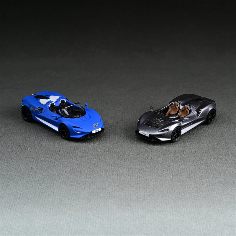 

Модель 1:64 Elva синяя/серая литая модель автомобиля