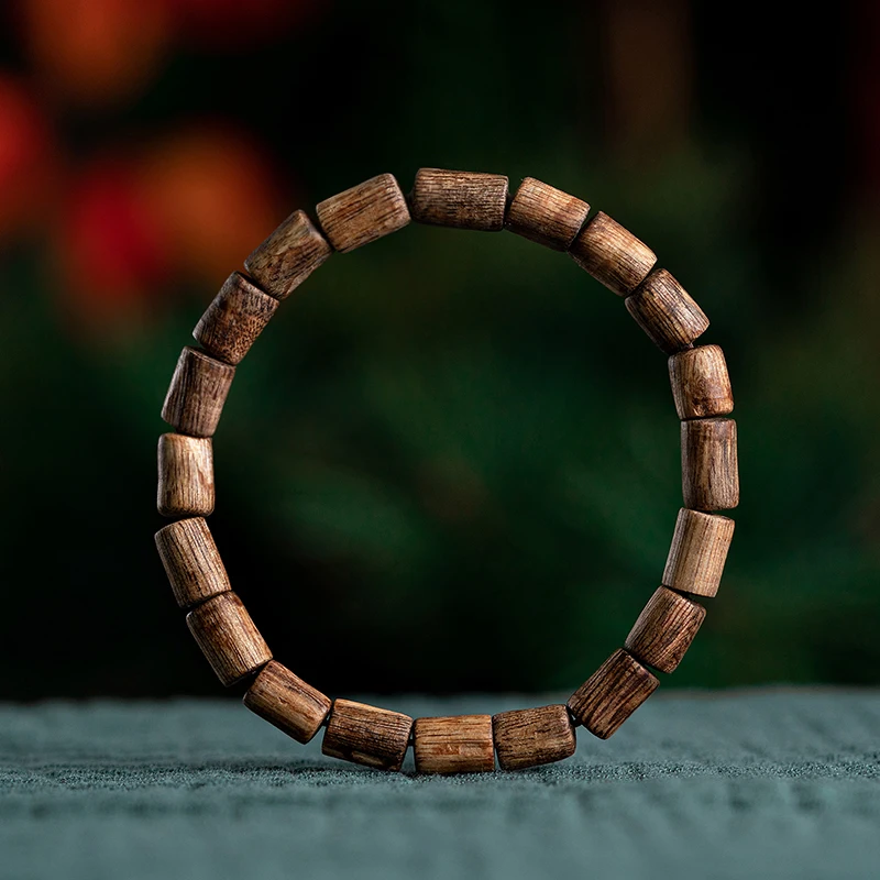 

High Quality Natural Hainan Yingge Lvqi Nan Agarwood Bracelet Female Male Chess Barrel Shaped Bead Eaglewood Buddha Beads