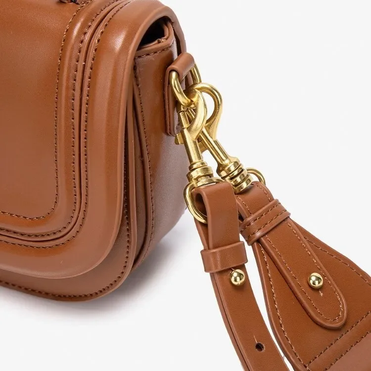 New Fashion Women's Shoulder Bag Classic Simple Solid Color Exquisite Crossbody Bag Leisure Commuter Clamshell Leather Bag