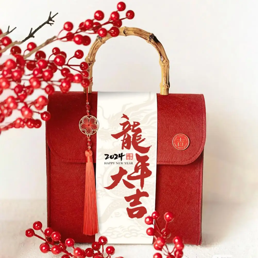

Portable Festive Box Chinese National Style New Year Gift Box with Durable Handle Tassels Fine for Festive for Business
