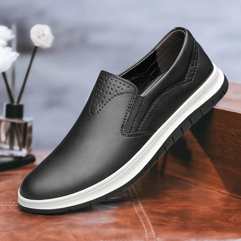 Genuine Leather Men Shoes Ultra-light Loafers Outdoor Moccasins Breathable Slip on Driving Shoes Leisure Man Walking Flats