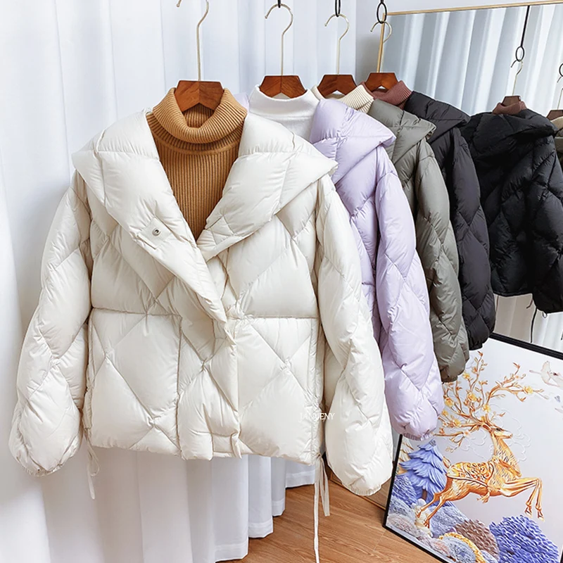 

2023 Winter New Fashion 90% White Duck Down Short Jacket Women Thick Warm Loose Cocoon Type Hooded Diamond Puffer Coat Outwear