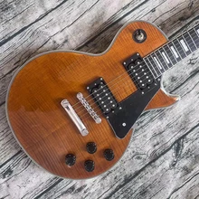  This is a classic 6-string electric guitar with a bright brown body and beautiful voice. It is free to mail home 