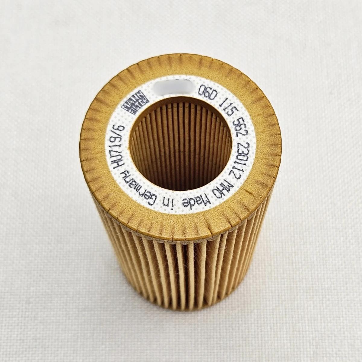 Car Oil Filter Oil Filter Housing 06D115562 For Volkswagen Beetle EOS Golf GTI Jetta Passat Rabbit Sportwagen AUDI A4 A6 2.0L 2.5L