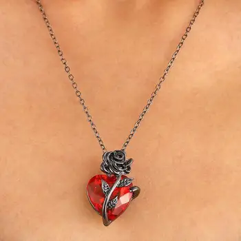 Vintage Gothic Red Heart Crystal Flower Necklace For Women Jewelry 2025 Trending Rose Flower Heart Zircon Necklace Love Gifts