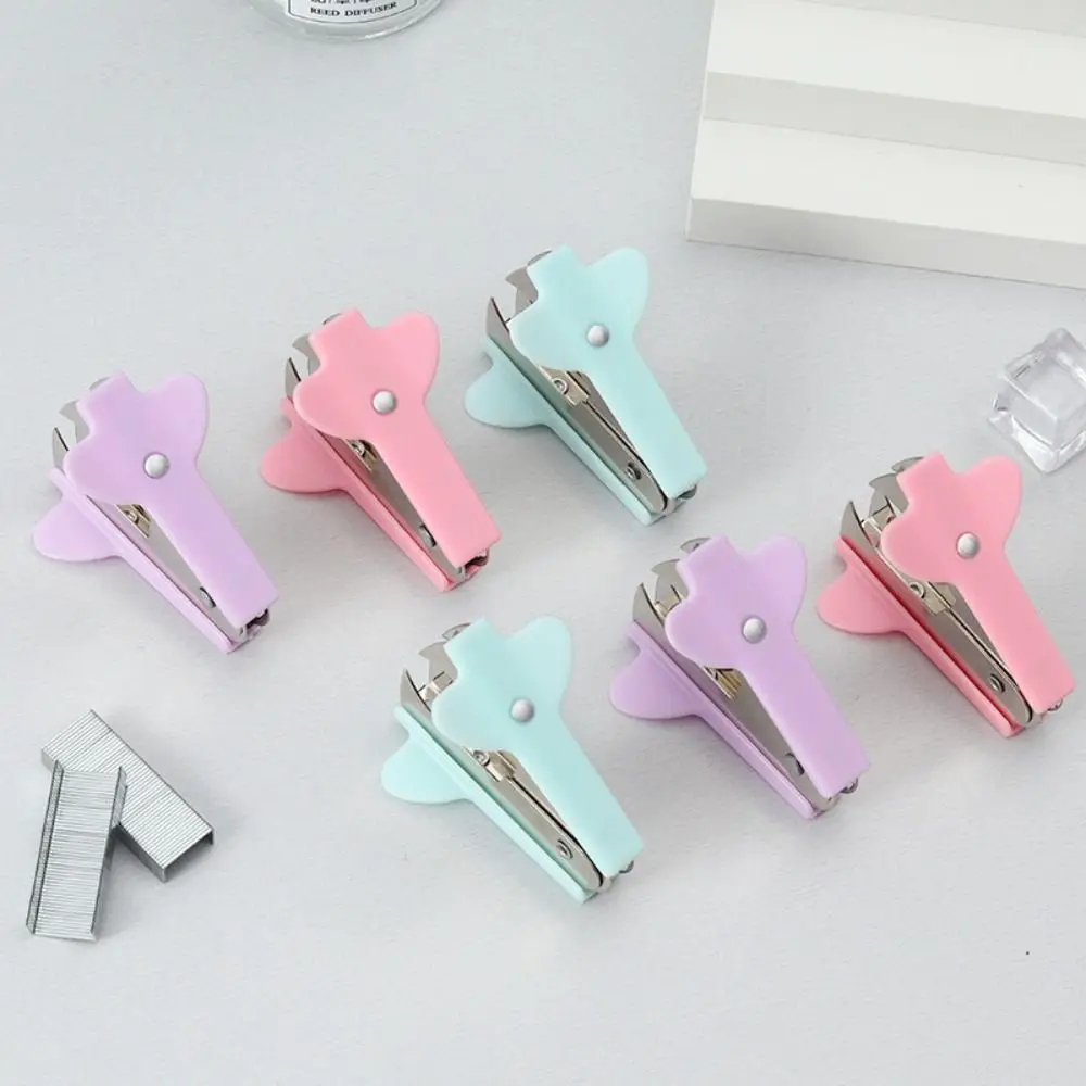 Rimozione della cucitrice in plastica manico antiscivolo portatile Macaron Color Staple Puller Tool strumento di rilegatura forniture per ufficio