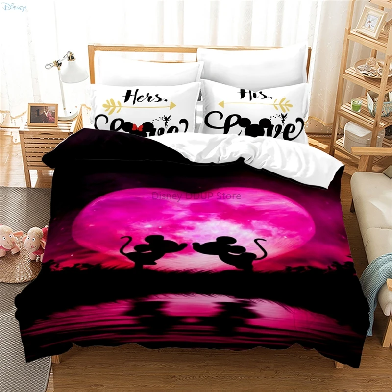 

Комплект постельного белья с изображением Микки Мауса и Минни Маус