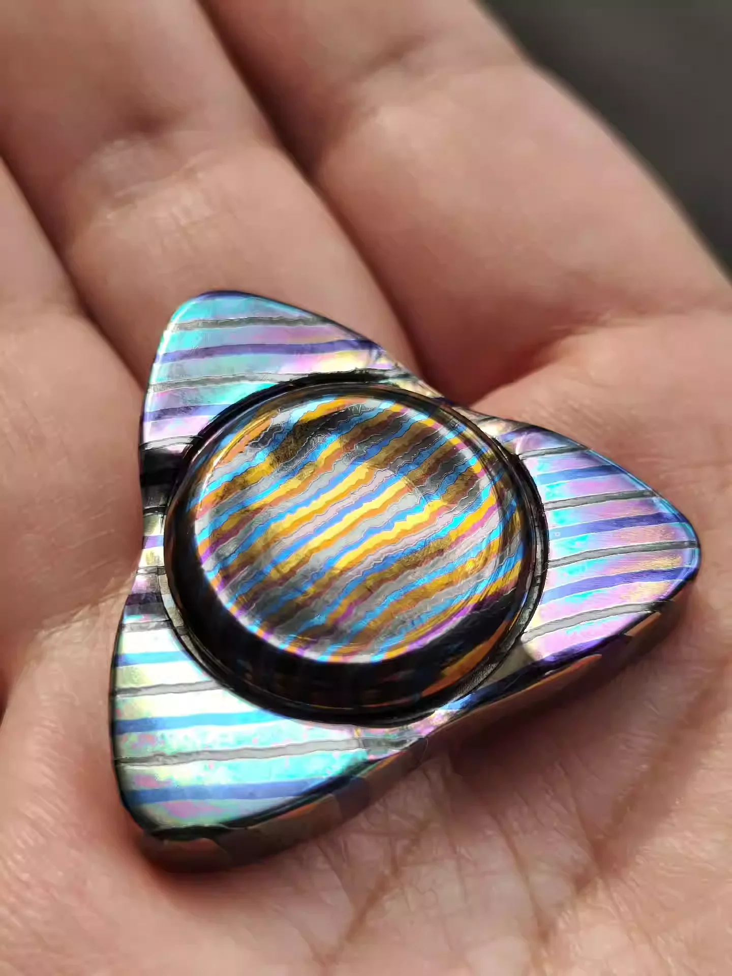 

Гироскоп на кончик пальца с головой собаки и цирконием для повседневного использования