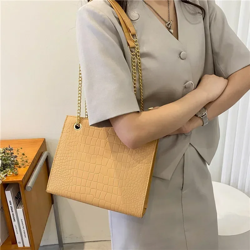 Luxury Women's Designer Crossbody Chain Bag - Solid Color Shoulder Handbag