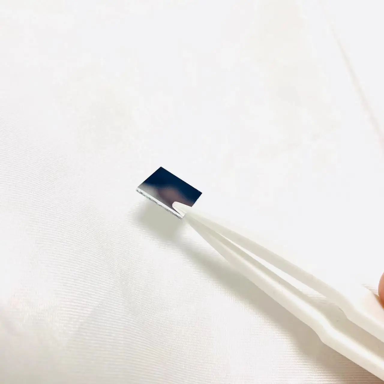 각 유형 3개 크기 16.95x16.95x1mm 725nm 및 950nm IR 협대역 통과 필터 유리