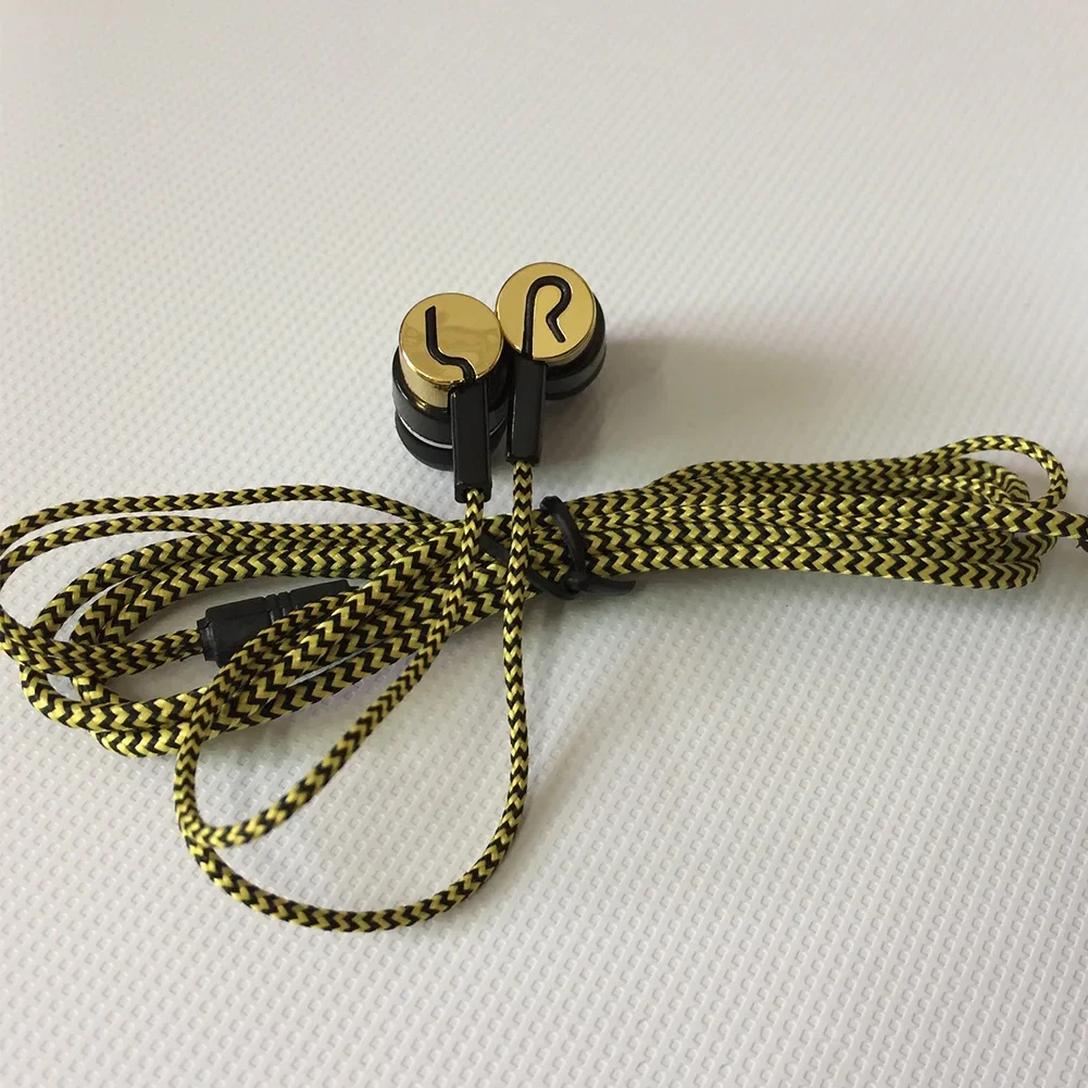 Premium Noise-Cancelling Wired Earbuds with Enhanced Bass