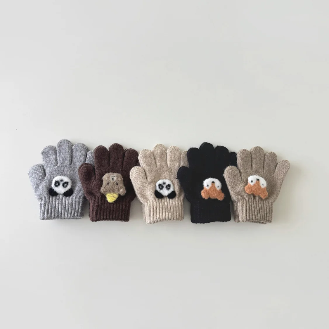 3-6 Years Children's Gloves Autumn and Winter Fashion Girls Boys Knitted Warm Cartoon Super Cute Five-finger Gloves Wholesale 2