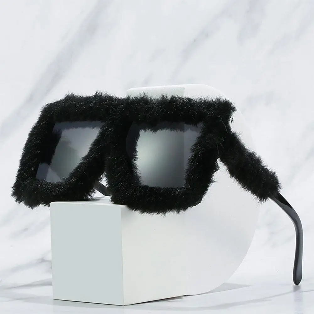 Übergroße Plüsch-Sonnenbrille, Y2K, flauschige Sonnenbrille mit quadratischem Rahmen, trendige Neuheitsbrille, Winterbrille, Weihnachten, Halloween, Party – Detail 6