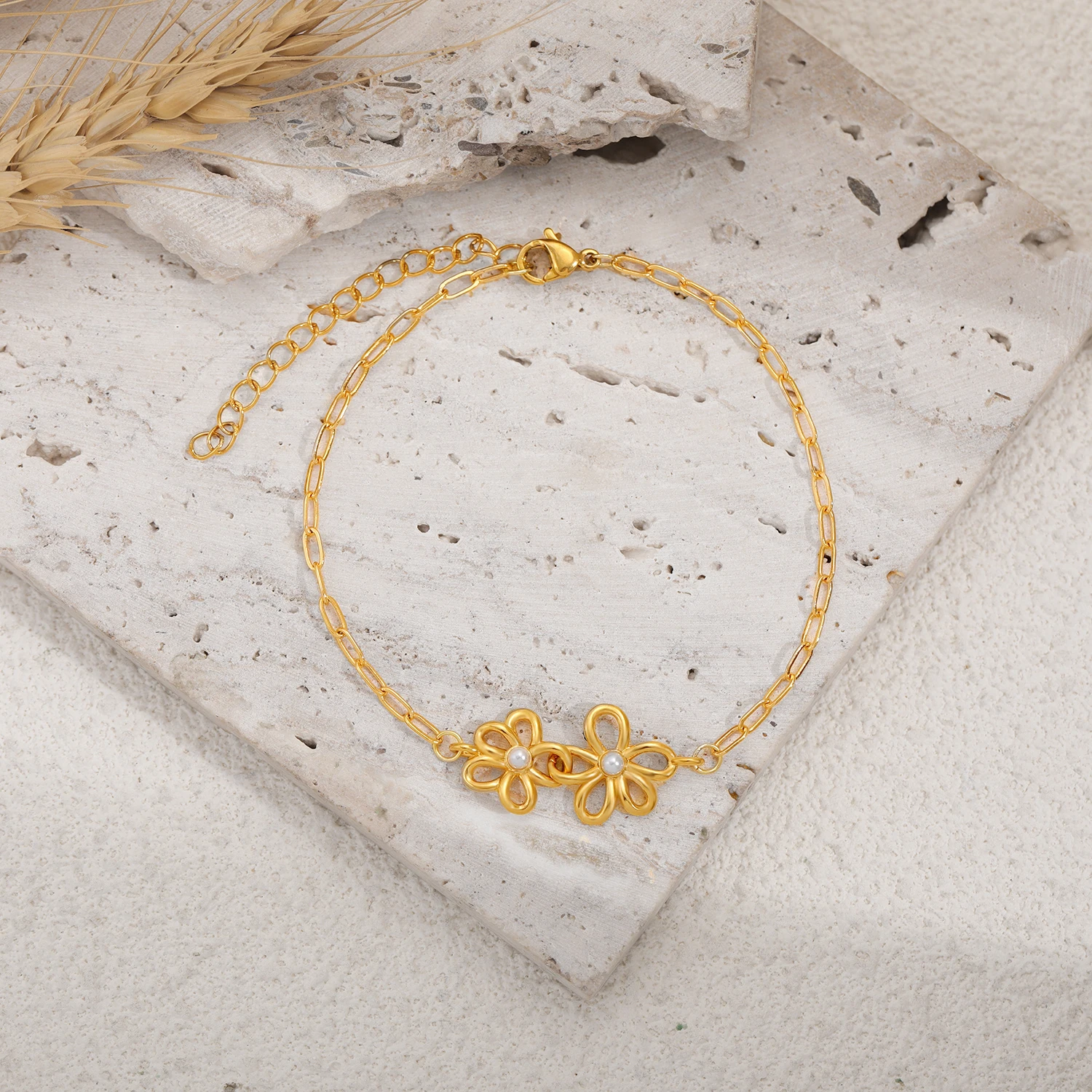 Exquisite 18K Gold Plated Double Flower Bracelet for Women Grils Minimalist Adjustable Stainless Steel Chain Link Bracelets Gift