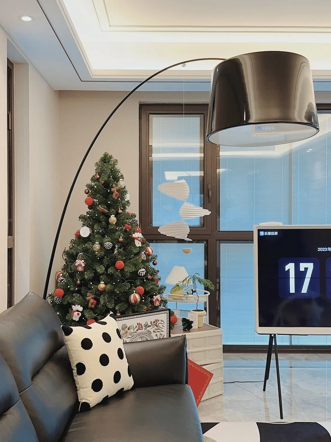 Nordic Balcony Airborne Decorative Wind Chimes 3D Aerodync Ceiling Hanging Silent Room Decorative Bedroom Roof Suspension