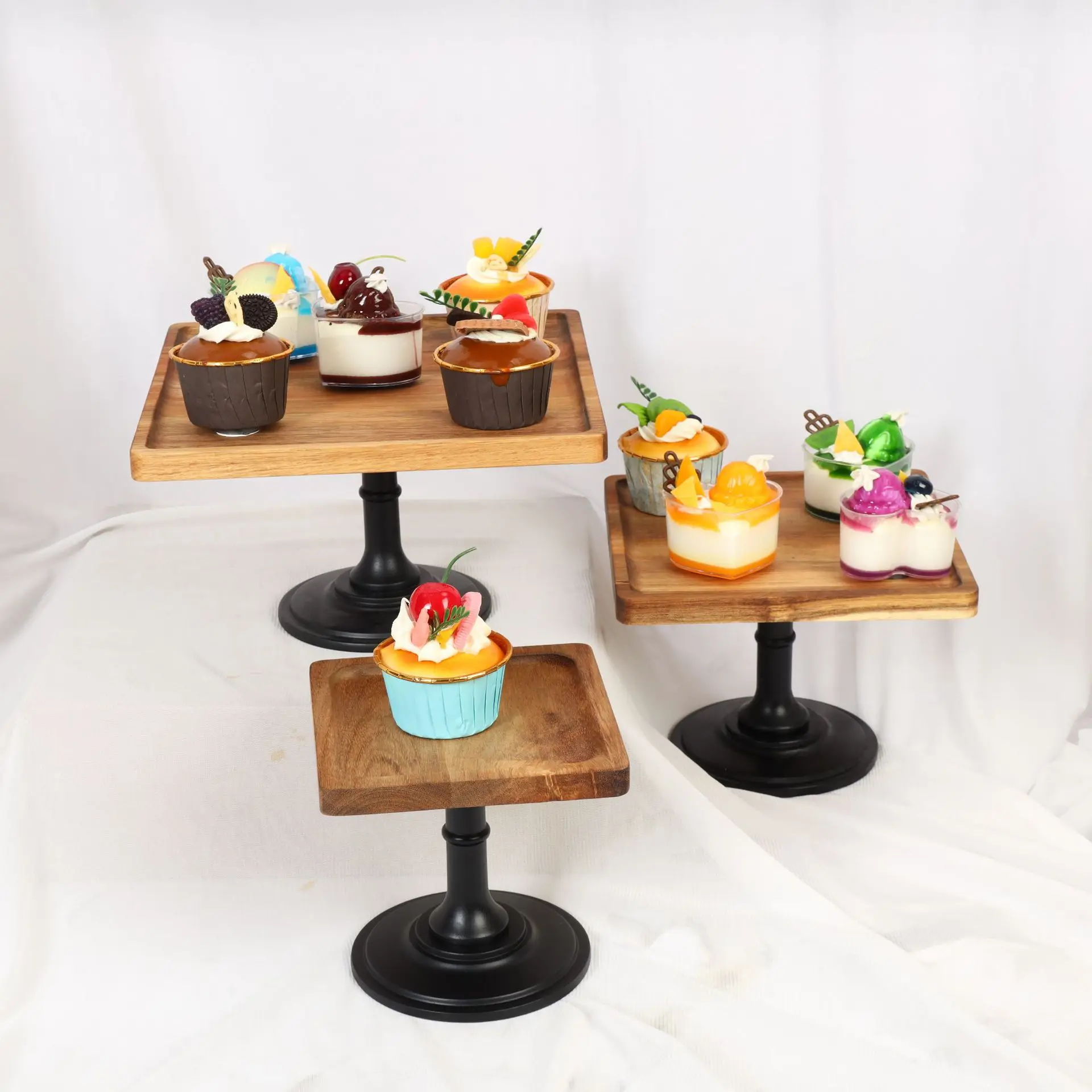 Details more than 152 beaded cake stand super hot in.eteachers