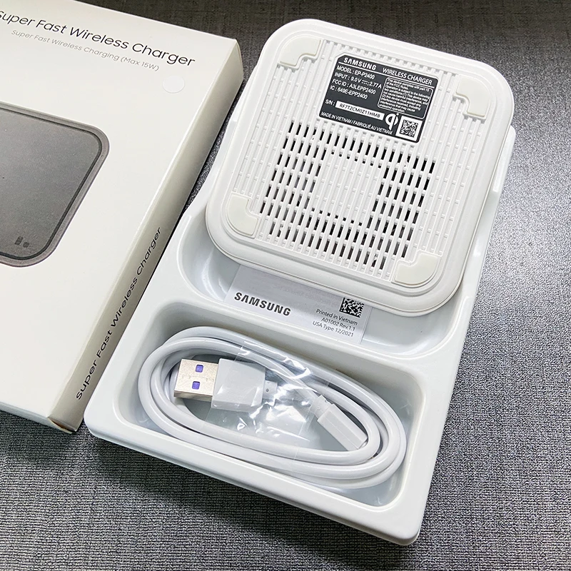 Ultra-Fast 15W Wireless Charging Pad by Samsung