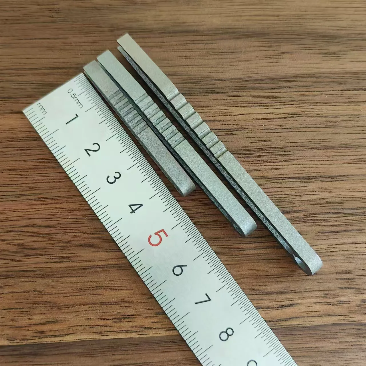 Titanium Multipurpose EDC Pocket Tool - Clip Tweezers in 6 Colors for Outdoor and Professional Use