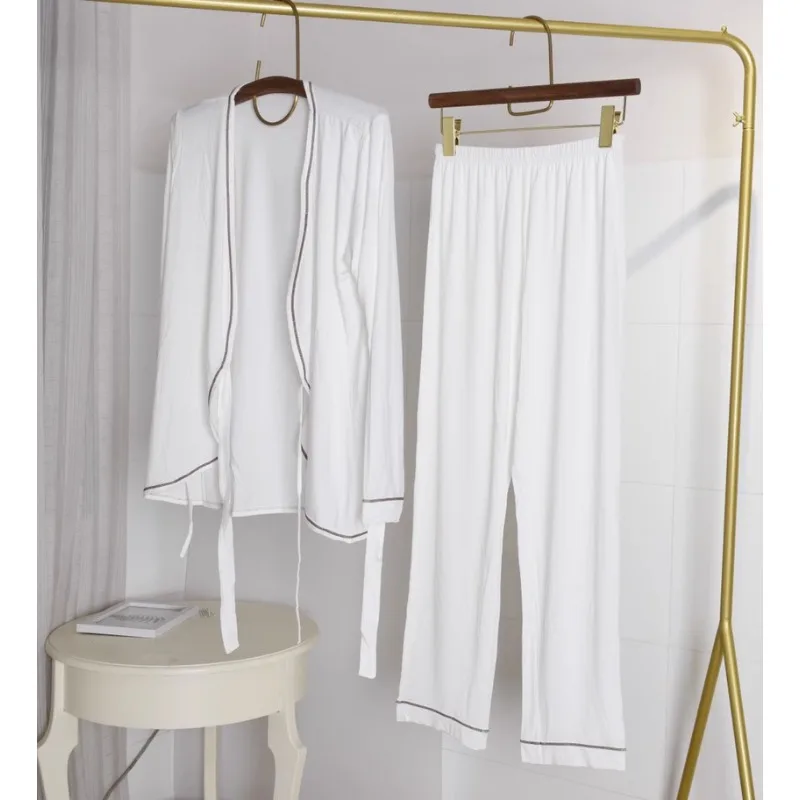 Рисунок 3 - Женский домашний пижамный комплект LA