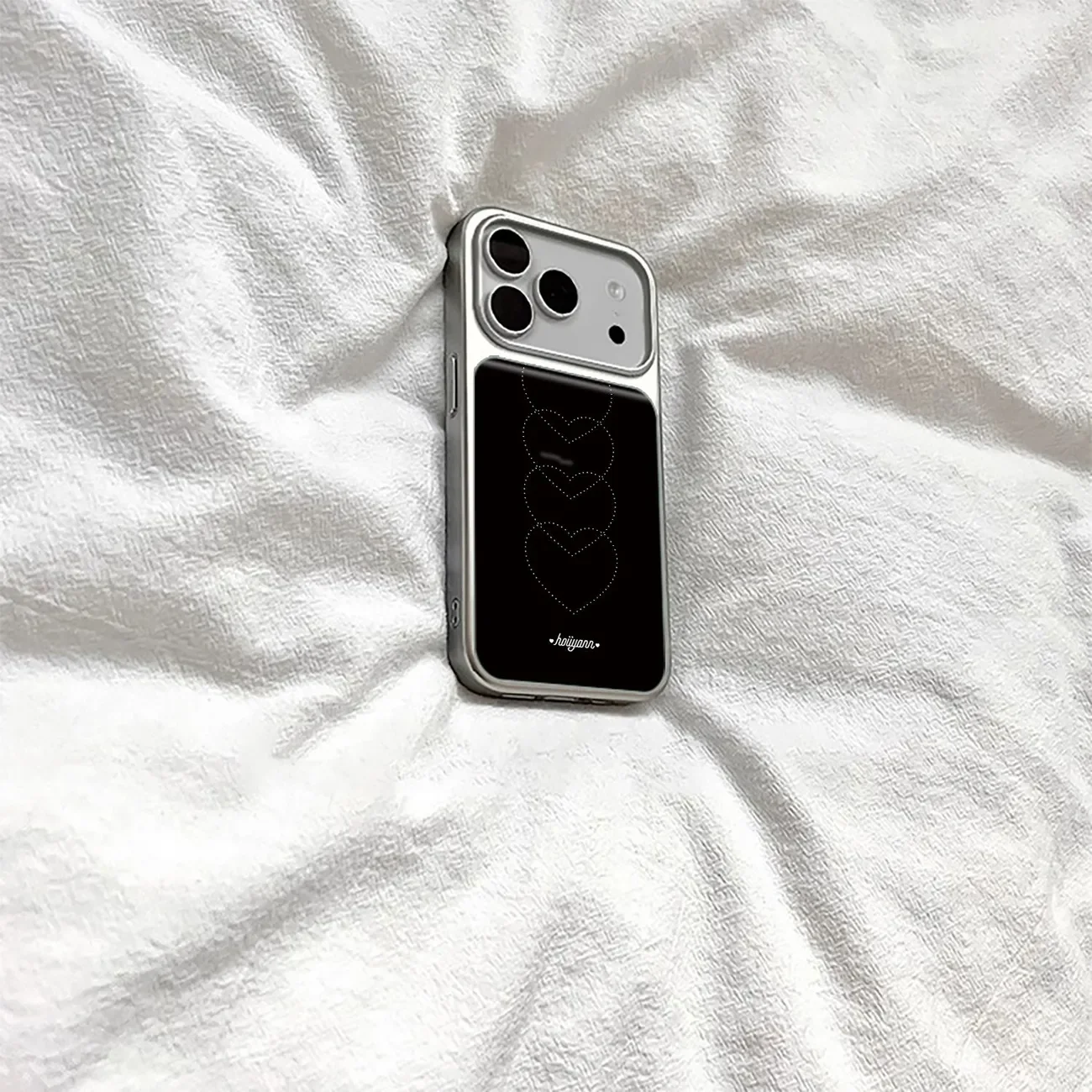 Black Background Heart Design Trendy Fashion Phone Case Cover