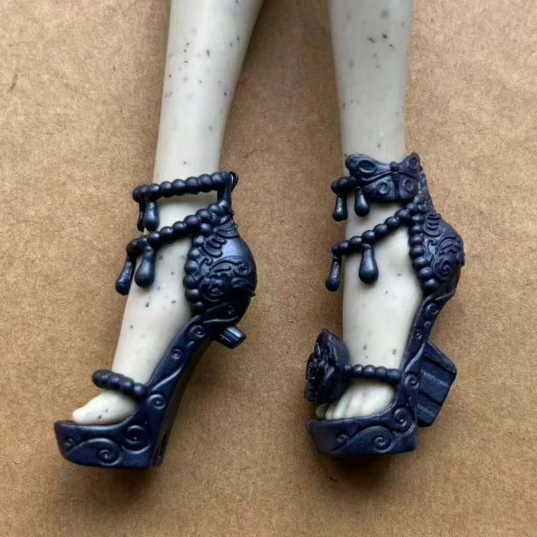 Buntes Monster-Puppenkleidungsset DIY Puppenstiefel Schuhe Sandalen Sweetpie Anziehteile Rock Hosen für Kreatives Spielen – Detail 14
