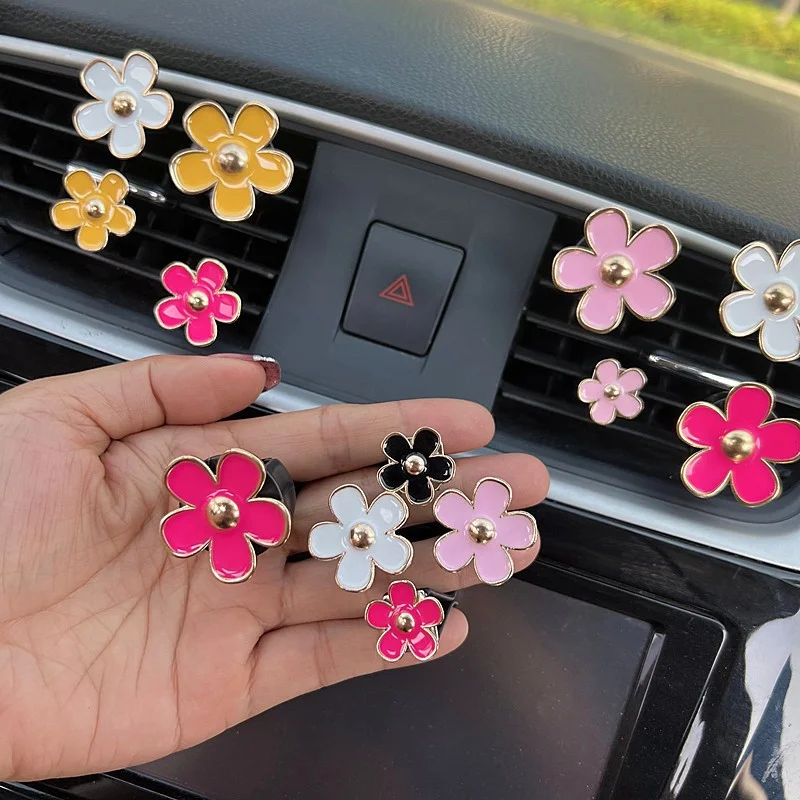 

4Pcs/Set Car Outlet Vent Perfume Clips Car Air Freshener Conditioning Aromatherapy Small Daisy Interior Decoration Accessories