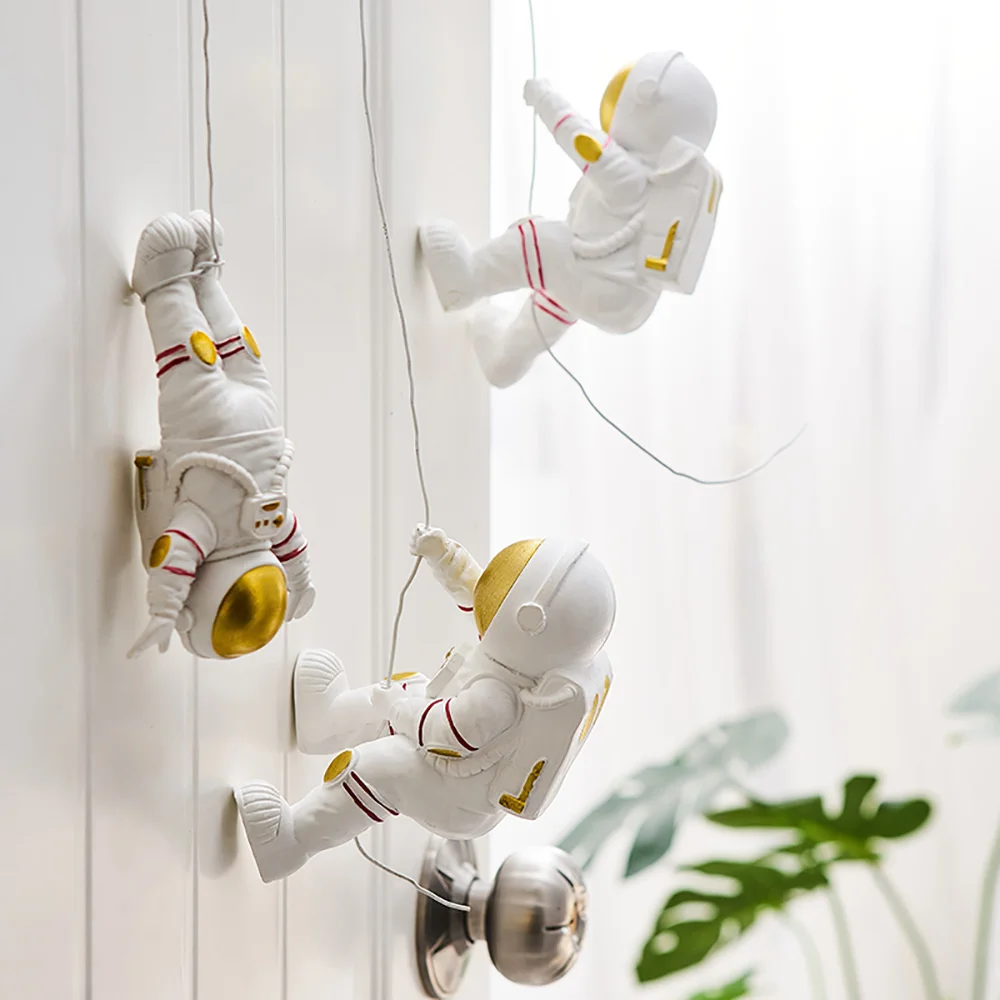 

Kawaii Room Decor Figurine Astronaut Living Room Decor Wall Decor Wall Hanging Kawaii Accessories Home Decor Pendant Resin Gift