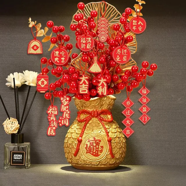 중국 새해 축제 분위기 더하는 인공 식물 장식품
