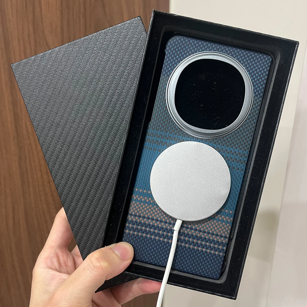 Premium Real Aramid Carbon Fiber Phone Protector Case - Sleek Foldable Design