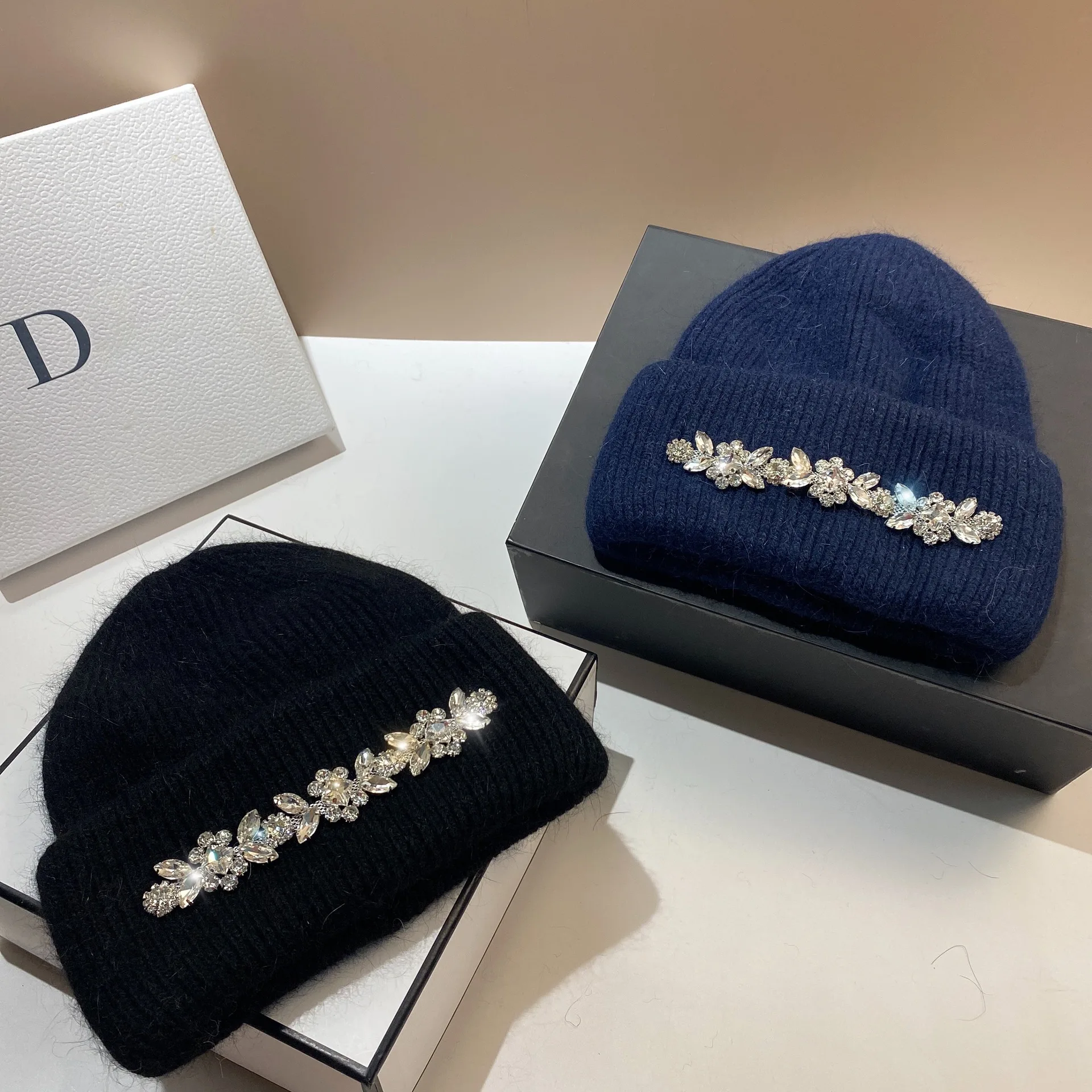 Fashion Women Winter Hat Real Rabbit Fur Knitted Beanie Caps Diamonds Flower Lady Casual Hats Warm Wool Skullies Beanies