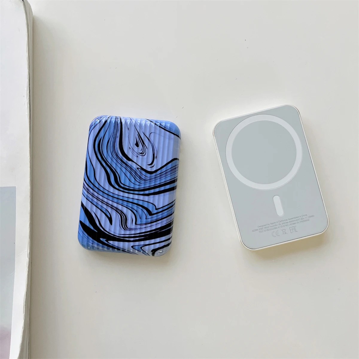 Moire Pattern Case for iPhone External Battery