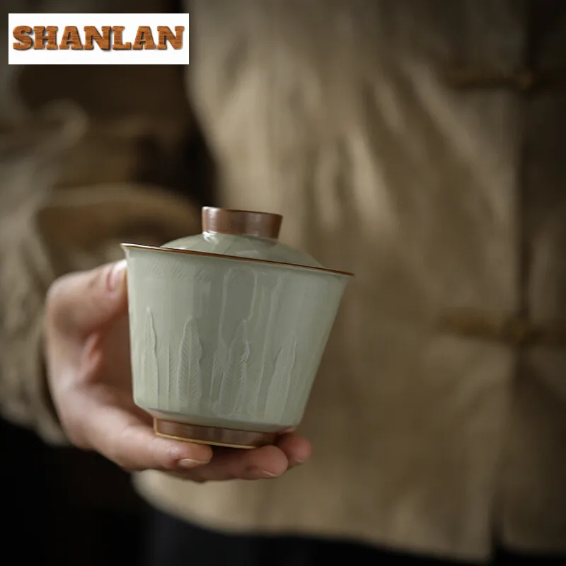 Chinese Honey Glazed Ceramic Gaiwan Vintage Relief Three Talented Tea Tureen Household Tea Maker Cover Bowl Drinkware Craft Gift