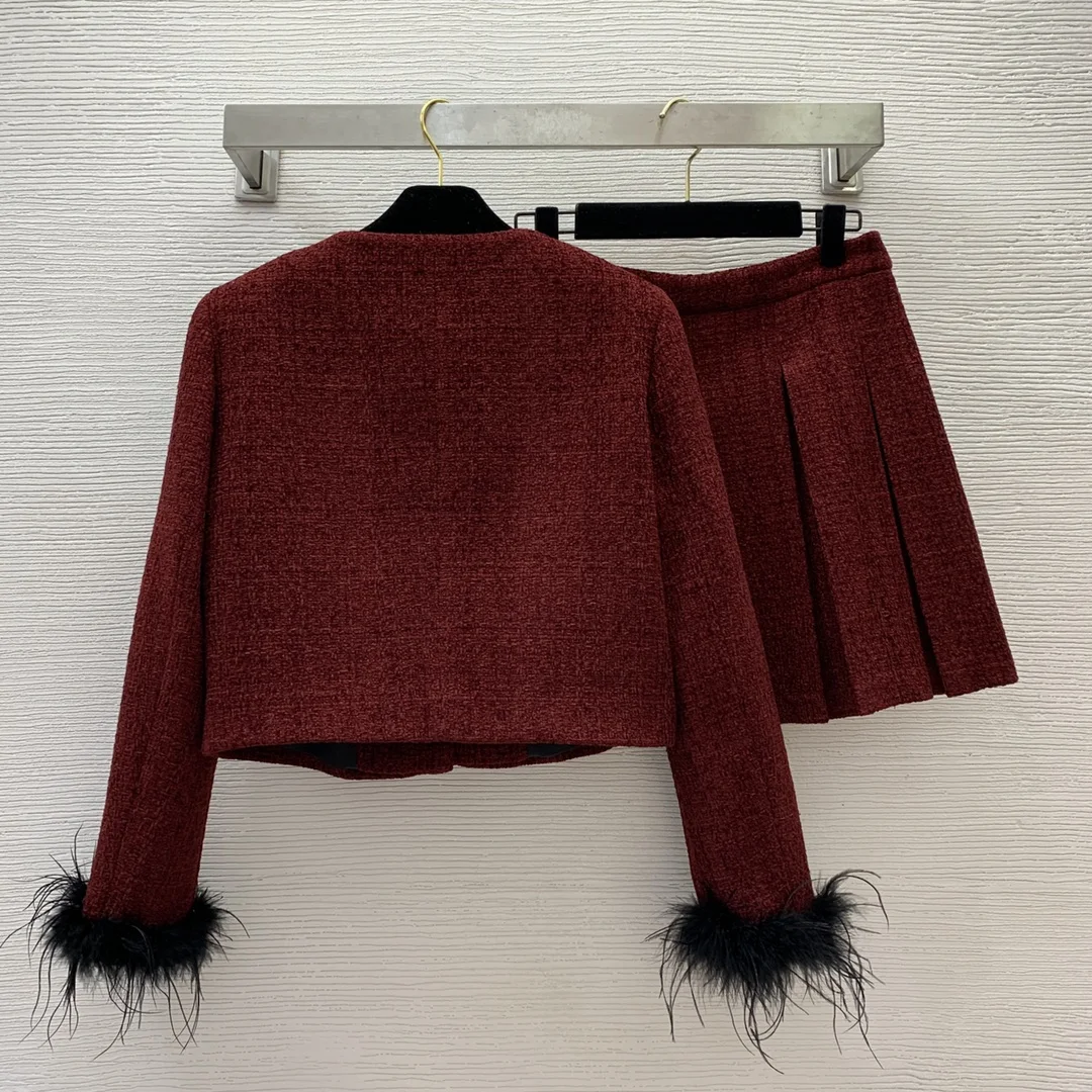 Рисунок 2 - Женский короткий топ с круглым