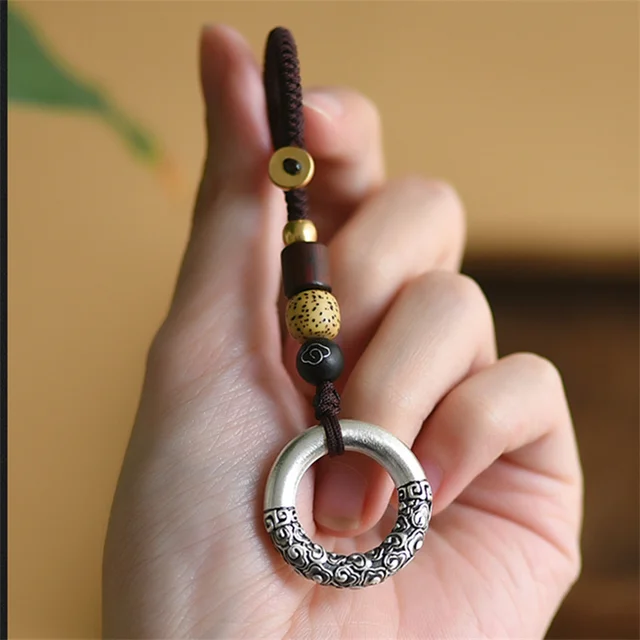 운세를 손에 담은 세련된 자동차 키 체인