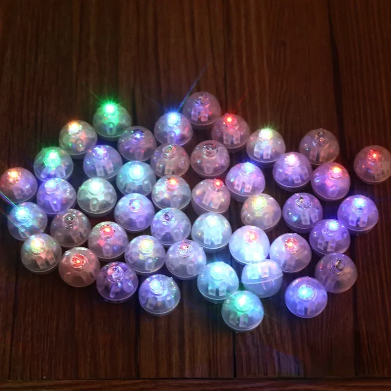 100Pcs Luminoso Bianco Rotondo Batteria Led Palloncino Illumina La Lampada A Sfera Flash Del Partito Per Il Regalo Di Compleanno Della Lanterna Di Car