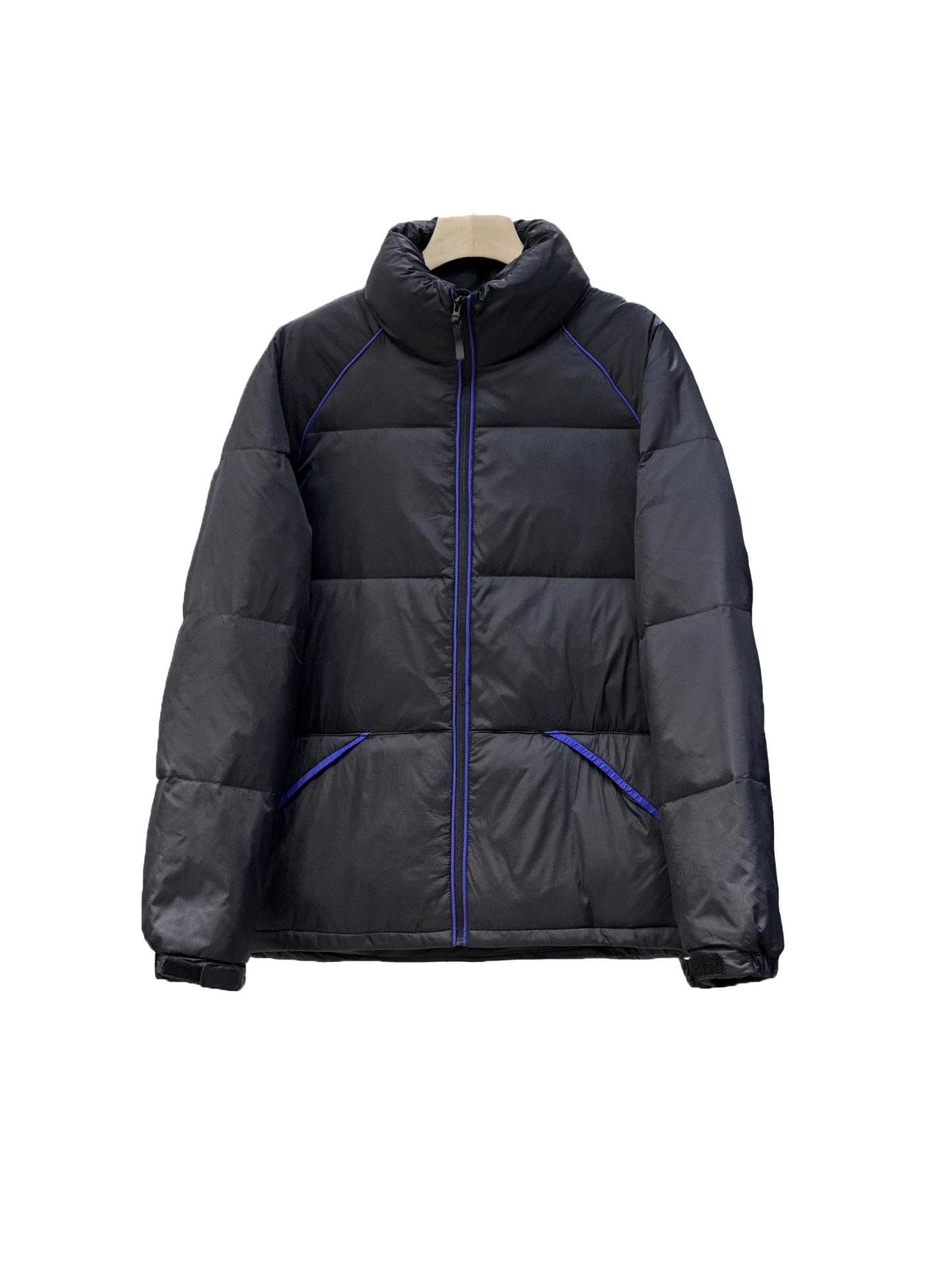 

Down jacket stand-up collar short loose version hit the colour stripe design warm and comfortable 2023 winter new 1212