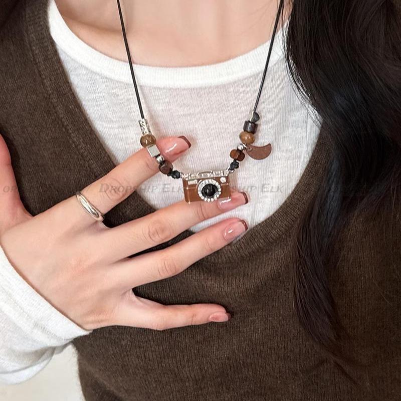 Vintage Camera Pendant Necklace for Women Emo Girl Y2K Gothic Retro Long Rope Sweater Chains Necklaces Aesthetic Jewelry