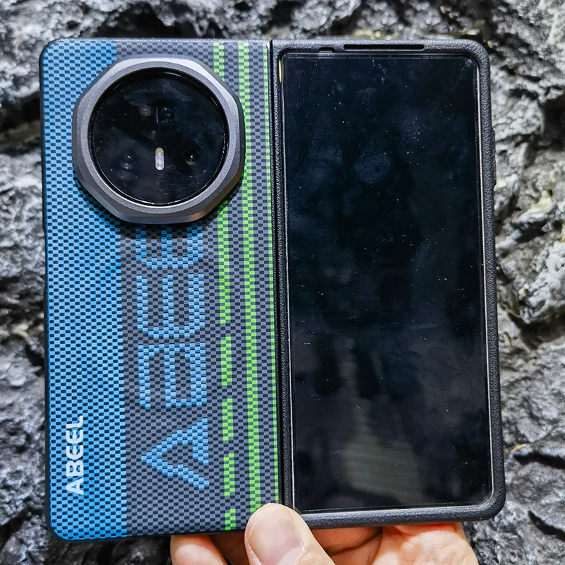 Enhanced Magnetic Folding Case with Wireless Charging for Honor Magic V3 - Fashionably Unique Design