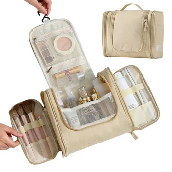 Hanging Toiletry Bagr 1